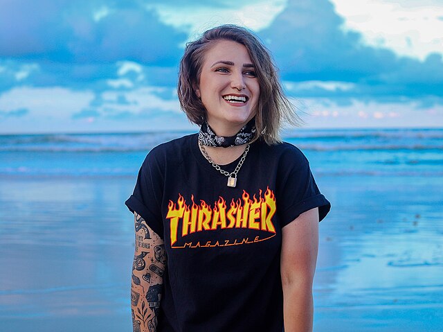 Fichier:NINEGORMAN AUTHOR BEACH .jpg