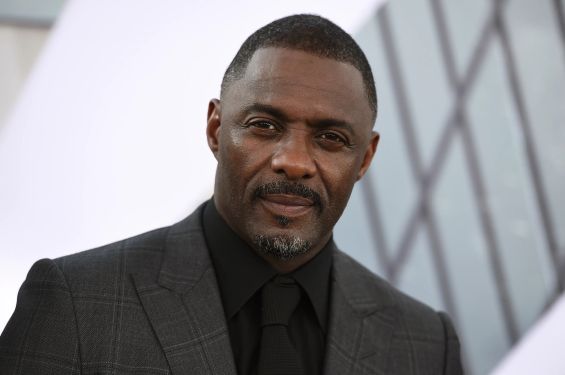 Acteur Idris Elba interprétant Solomon Reed[15]