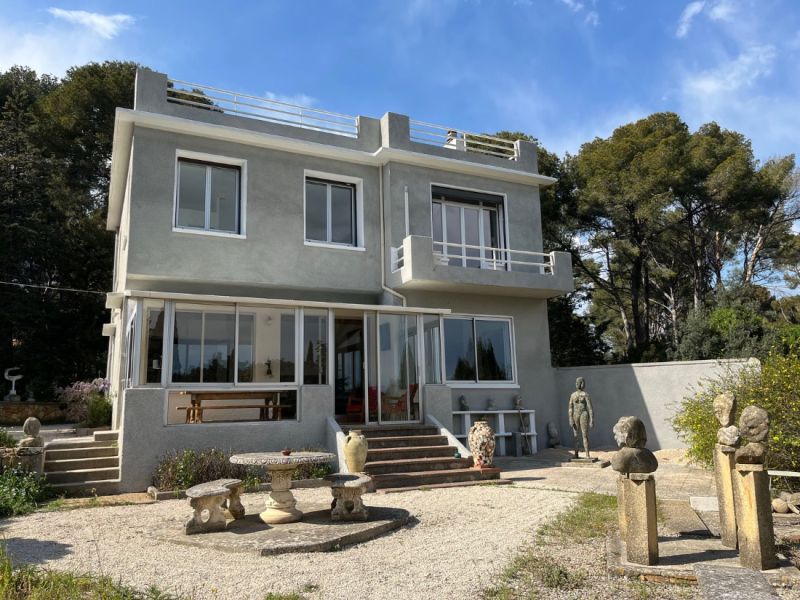 Fichier:VillaDerozeCiotat.jpg